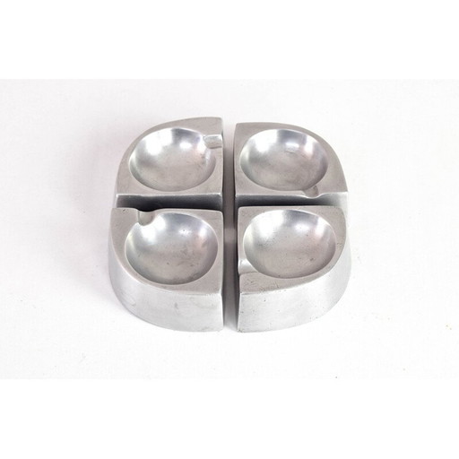 Ensemble de 4 cendriers scandinaves en aluminium fabriqués à la main au milieu du siècle dernier, Danemark 1960