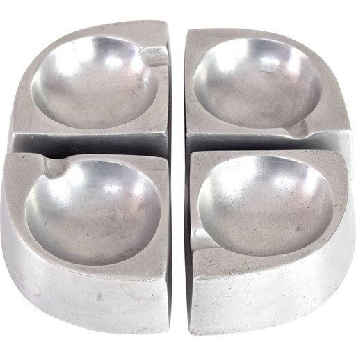 Ensemble de 4 cendriers scandinaves en aluminium fabriqués à la main au milieu du siècle dernier, Danemark 1960