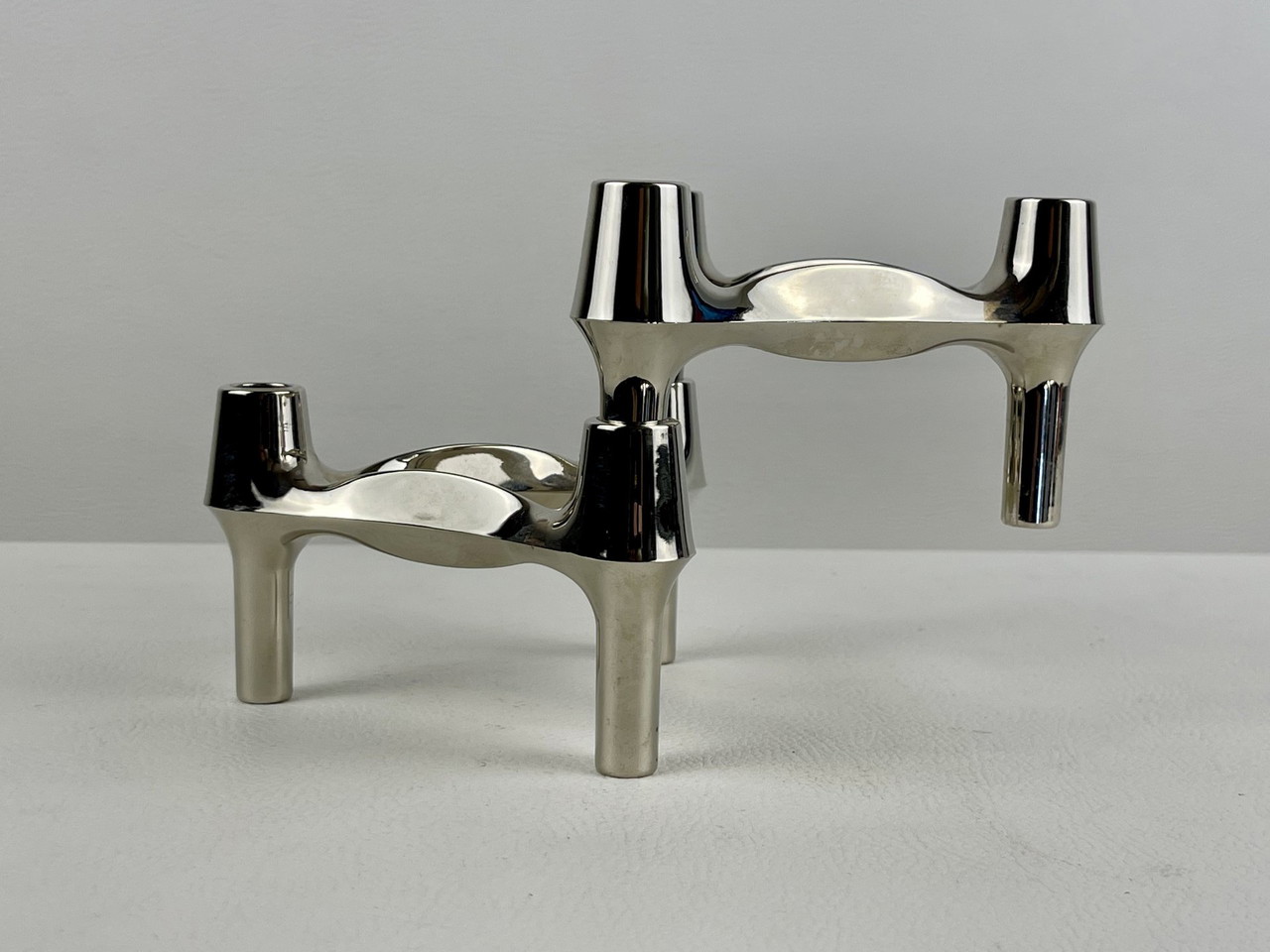 Lot De 2 Bougeoirs En Métal Argenté - 2,5 X 5 Cm - Décoration De Noël