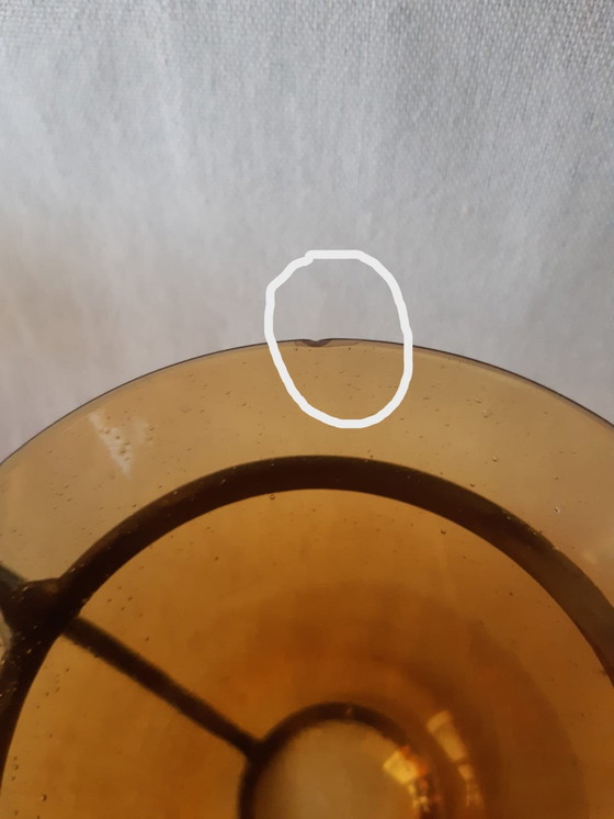 Image 1 of Deux vases Vintage Hysteria en verre ambré dans des supports en métal