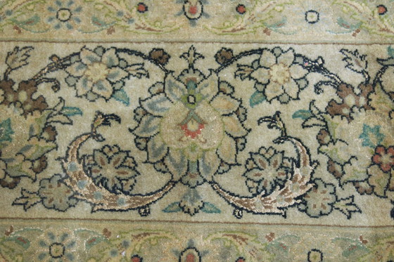 Image 1 of Tapis persan Ancien Isfahan Très Fin Avec Soie 240 X 154 Cm