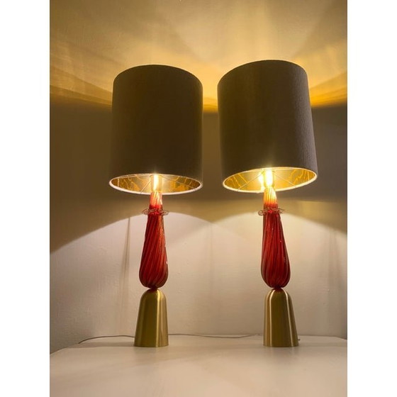 Image 1 of Lot de 2 lampes de table contemporaines en verre de Murano rouge avec abat-jour