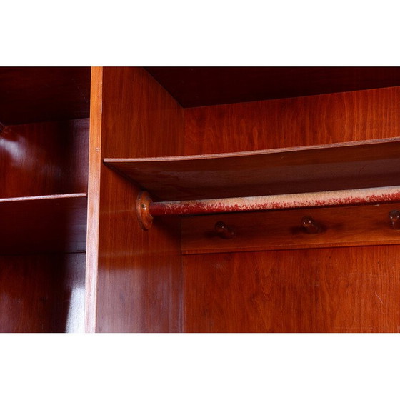 Image 1 of Armoire Bauhaus vintage en noyer de Vichr a Spol, 1930-1939