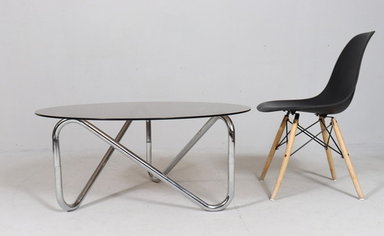 Image 1 of  Table basse française en acier tubulaire, Les années 1970