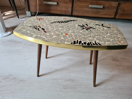 Image 1 of Table d'appoint vintage Mozaik en laiton des années 50