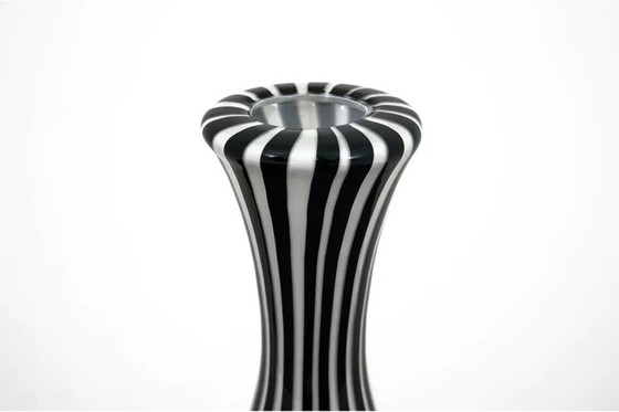 Image 1 of Vase zébré noir et blanc de Leonardo