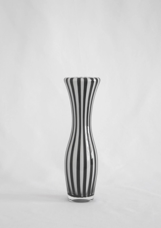 Image 1 of Vase zébré noir et blanc de Leonardo