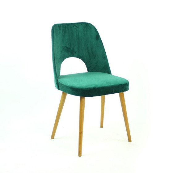 Image 1 of Ensemble de 4 chaises de salle à manger vintage en velours par Oswald Haerdtl pour Ton, Tchécoslovaquie années 1950