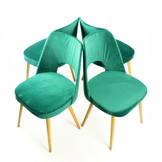 Image 1 of Ensemble de 4 chaises de salle à manger vintage en velours par Oswald Haerdtl pour Ton, Tchécoslovaquie années 1950