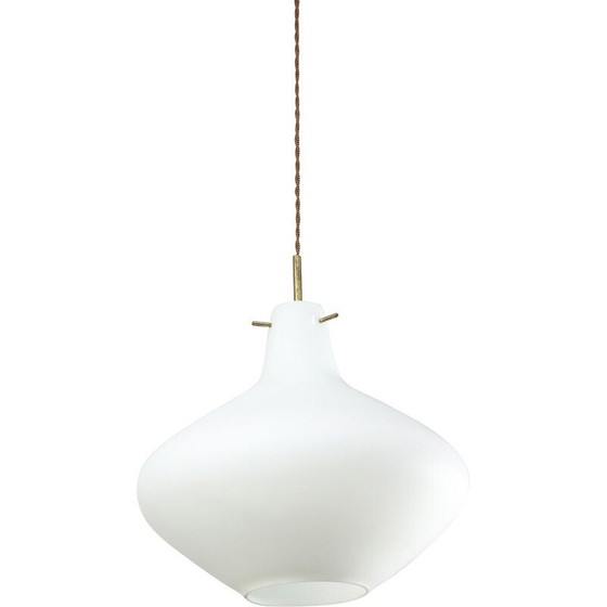 Image 1 of Lampe suspendue vintage en laiton et verre opalin, Italie