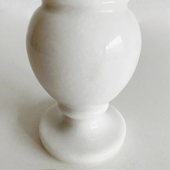 Image 1 of Vase vintage en marbre blanc 20 cm