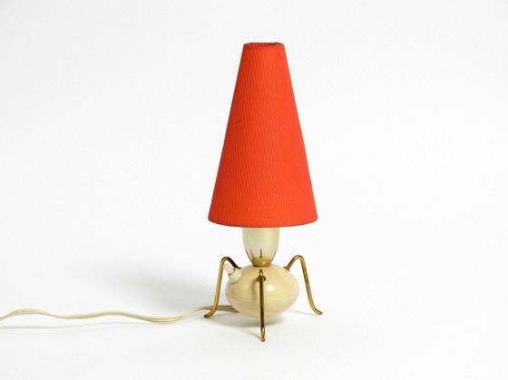 Image 1 of Magnifique lampe de table tripode en laiton, très rare et originale, Mid Century Modern