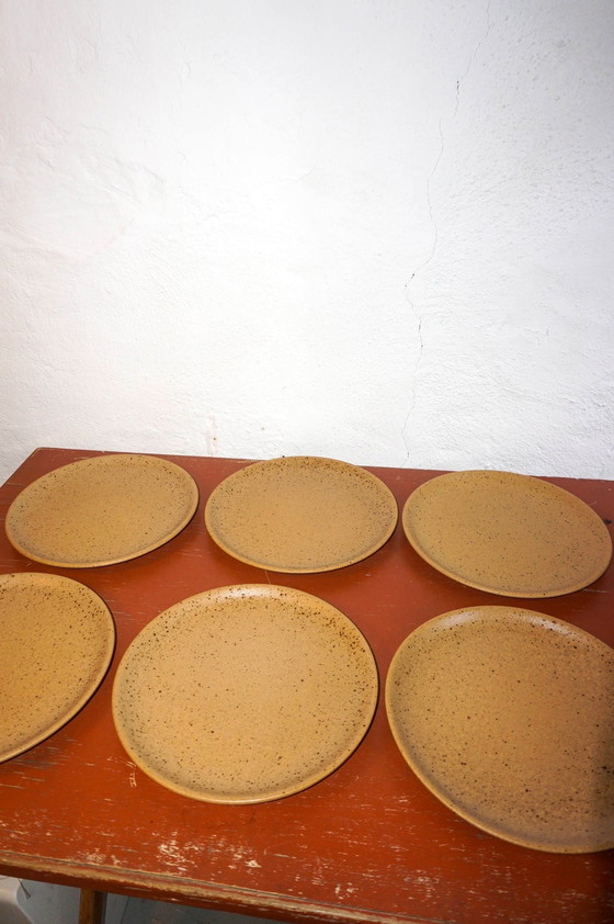 Image 1 of Lot de 6 assiettes plates Grès en faïence claire et mouchetée * Village