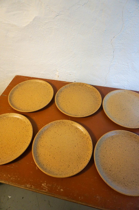 Image 1 of Lot de 6 assiettes plates Grès en faïence claire et mouchetée * Village