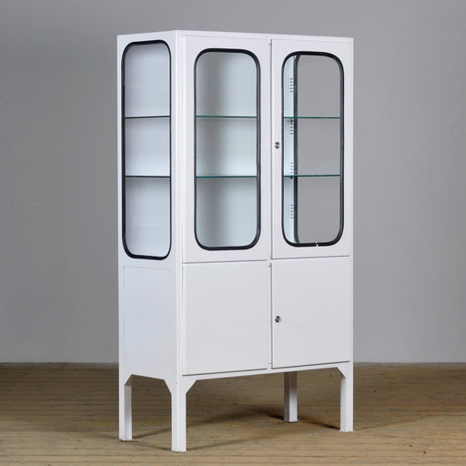 Cabinet médical vintage, 1970