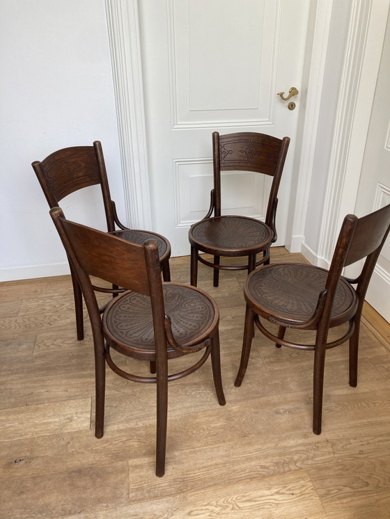 Image 1 of 4X Chaises Thonet No 124 en bois courbé Art Nouveau par J. Kohn