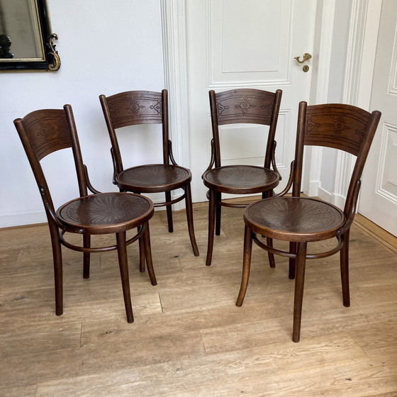 Image 1 of 4X Chaises Thonet No 124 en bois courbé Art Nouveau par J. Kohn