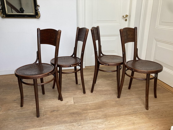 Image 1 of 4X Chaises Thonet No 124 en bois courbé Art Nouveau par J. Kohn