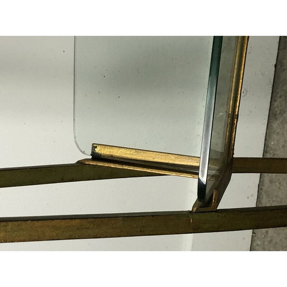 Image 1 of Porte-revues vintage en fer forgé doré avec dessus en verre, 1950