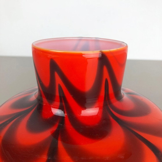 Image 1 of Petit vase vintage rouge Pop Art opaline Florence