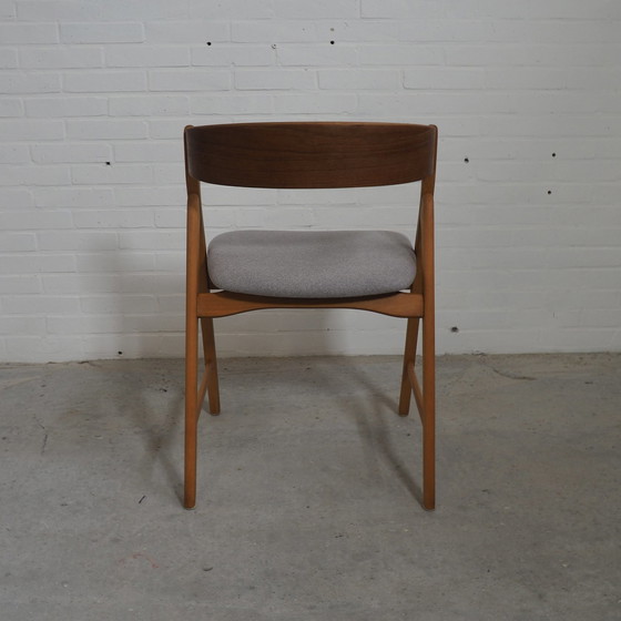 Image 1 of 4x chaises de salle à manger Henning Kjærnulf Modèle 71