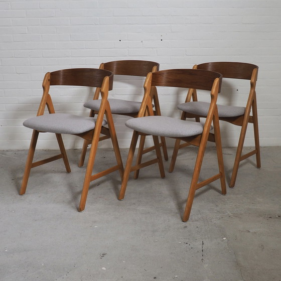 Image 1 of 4x chaises de salle à manger Henning Kjærnulf Modèle 71