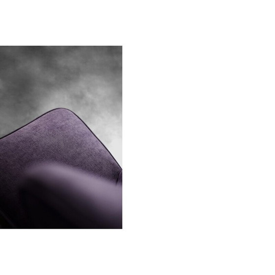 Image 1 of Chaise à oreilles vintage en chêne et tissu violet, Danemark 1950