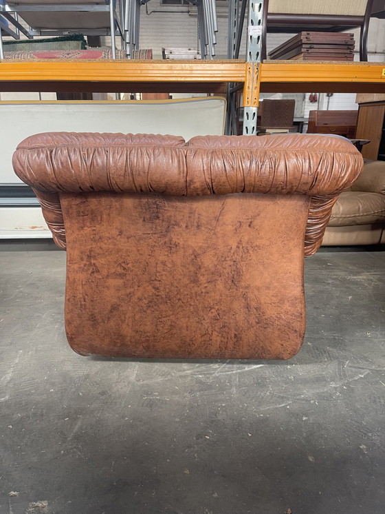 Image 1 of Paire de chaises longues sculpturales en cuir brun, design italien, années 1970