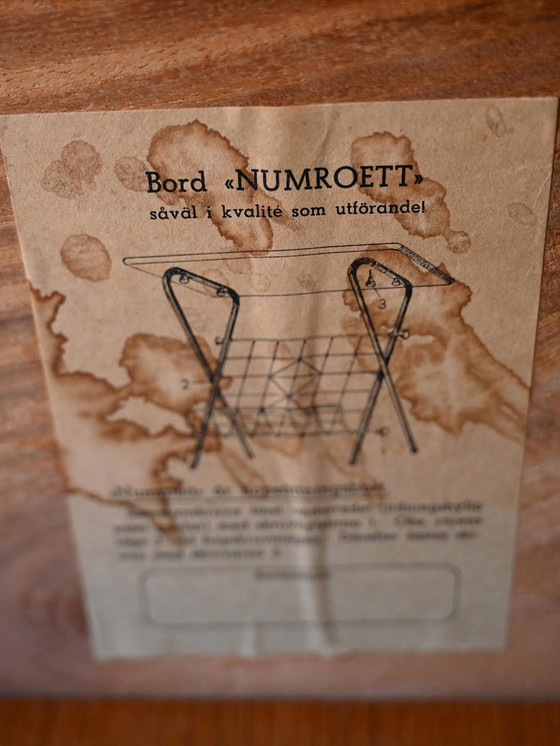 Image 1 of 1960S Table de nuit avec pieds en métal