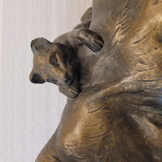 Image 1 of Sculpture vintage "Lionne avec sa portée" en plâtre et patine de bronze par Antoon Amorgasti, Belgique 1900