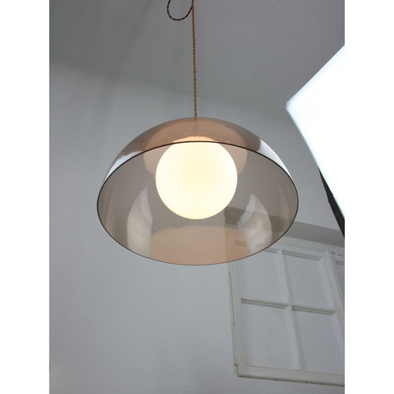 Image 1 of Lampe suspendue Space Age en laiton et opaline, Italie