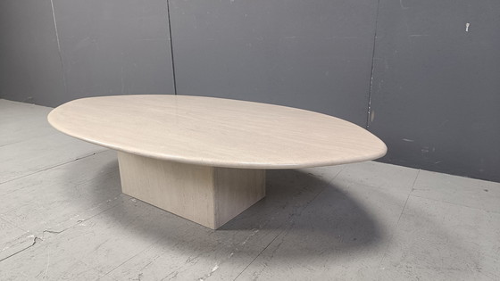 Image 1 of Table basse ovale en travertin, 1970S