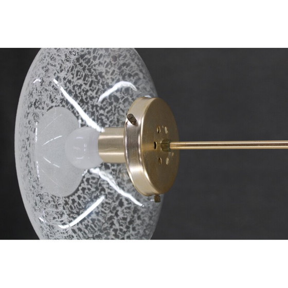 Image 1 of Lampe suspendue vintage en verre et laiton, Tchécoslovaquie 1970