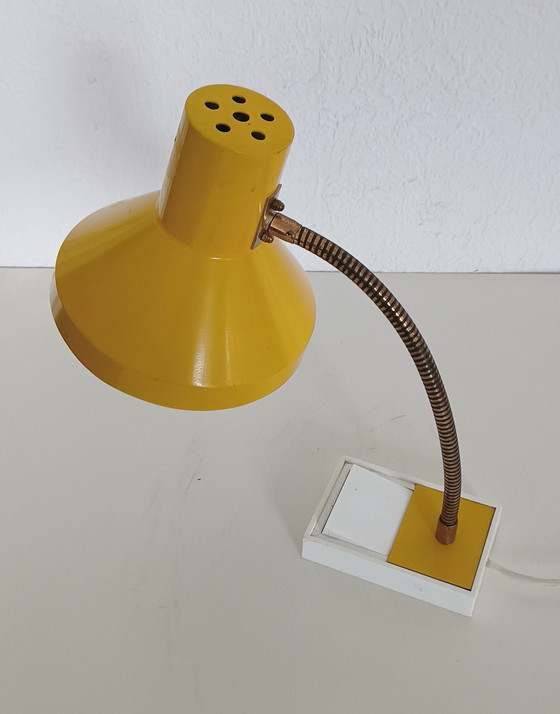 Image 1 of Lampe de bureau seventies jaune