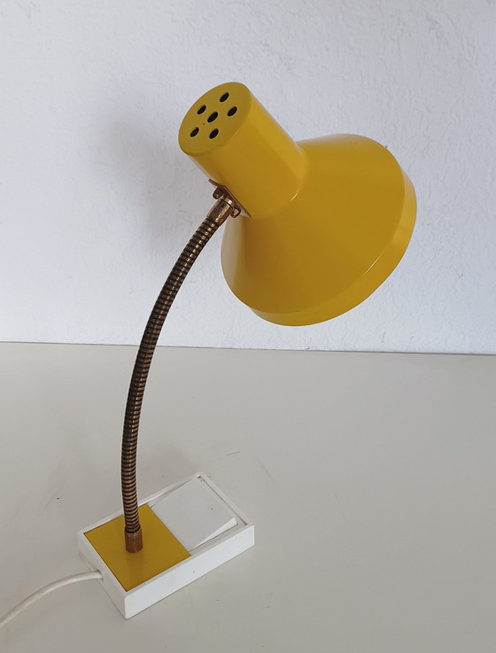 Image 1 of Lampe de bureau seventies jaune