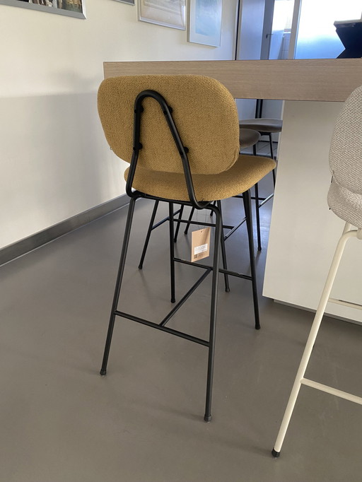 Design In Box - Tabouret de bar n° 14 - Structure noire + tissu couleur moutarde