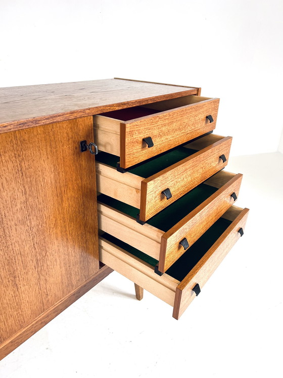 Image 1 of Buffet vintage en noyer 1960
