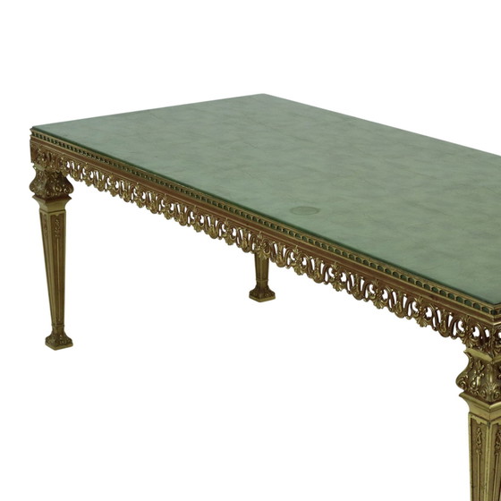 Image 1 of Table basse Hollywood Regency en cuir et laiton