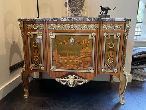 Commode française - Réplique