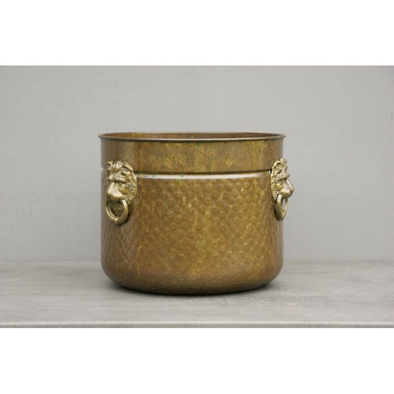Image 1 of Pot de fleurs vintage en laiton avec têtes de lion, 1900