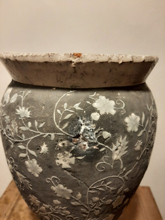 Image 1 of Ancien vase à fleurs en terre cuite