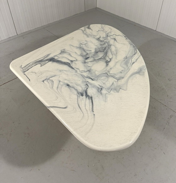 Image 1 of Table basse en marbre artificiel Table d'appoint 1980'S