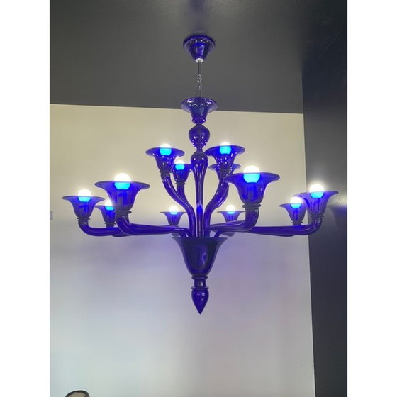 Image 1 of Lustre contemporain en verre attribué de Murano bleu