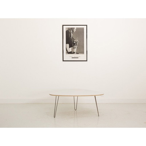 Table basse vintage avec pieds en métal, France