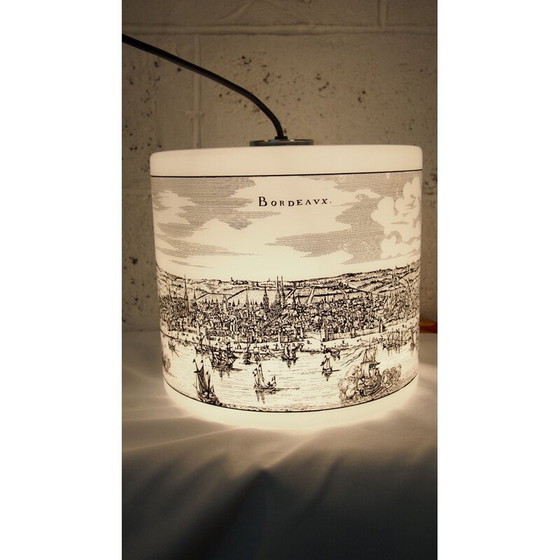 Image 1 of Lampe suspendue vintage en opaline sérigraphiée