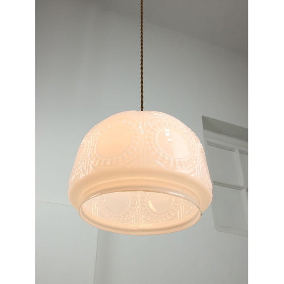 Image 1 of Lampe suspendue vintage en laiton et verre opalin, Italie 1950