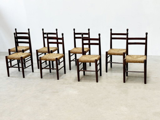 Ensemble de huit chaises de salle à manger françaises