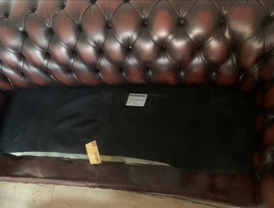 Image 1 of Canapé Chesterfield rouge