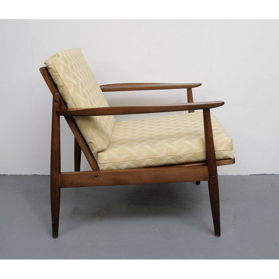 Image 1 of Fauteuil en jaune - 1960