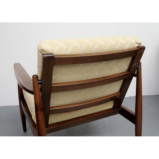 Image 1 of Fauteuil en jaune - 1960